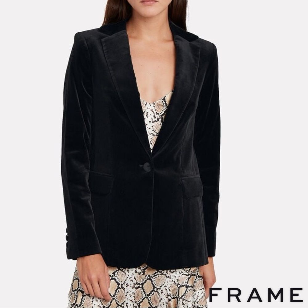 FRAME **NWT** Classic Velvet Blazer in Noir Black